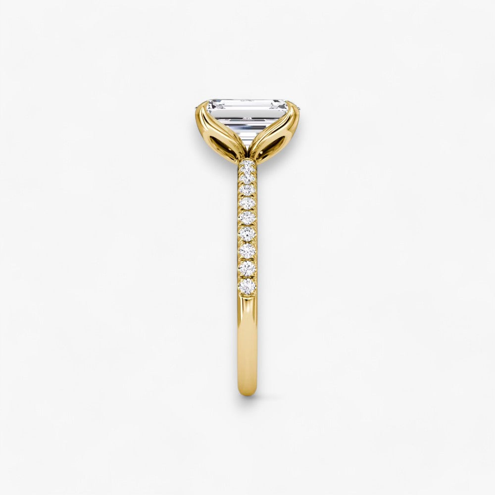 VENT (Emerald natural diamond yellow gold with pave)