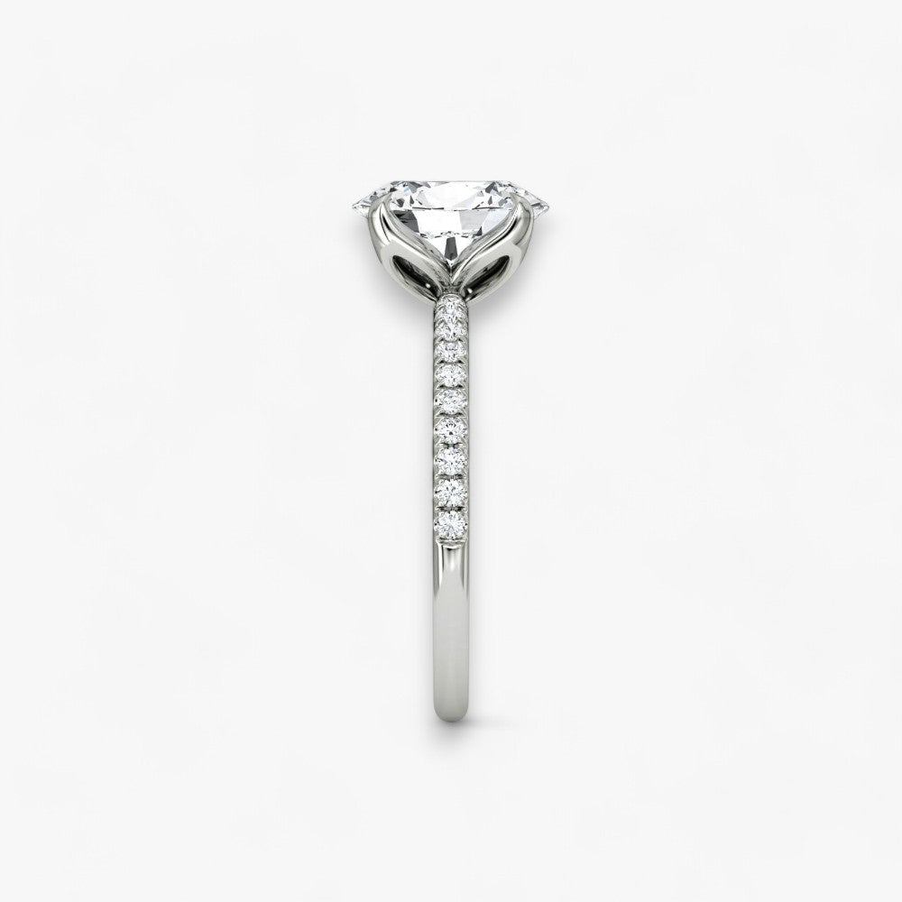 VENT (Oval natural diamond white gold with pave)