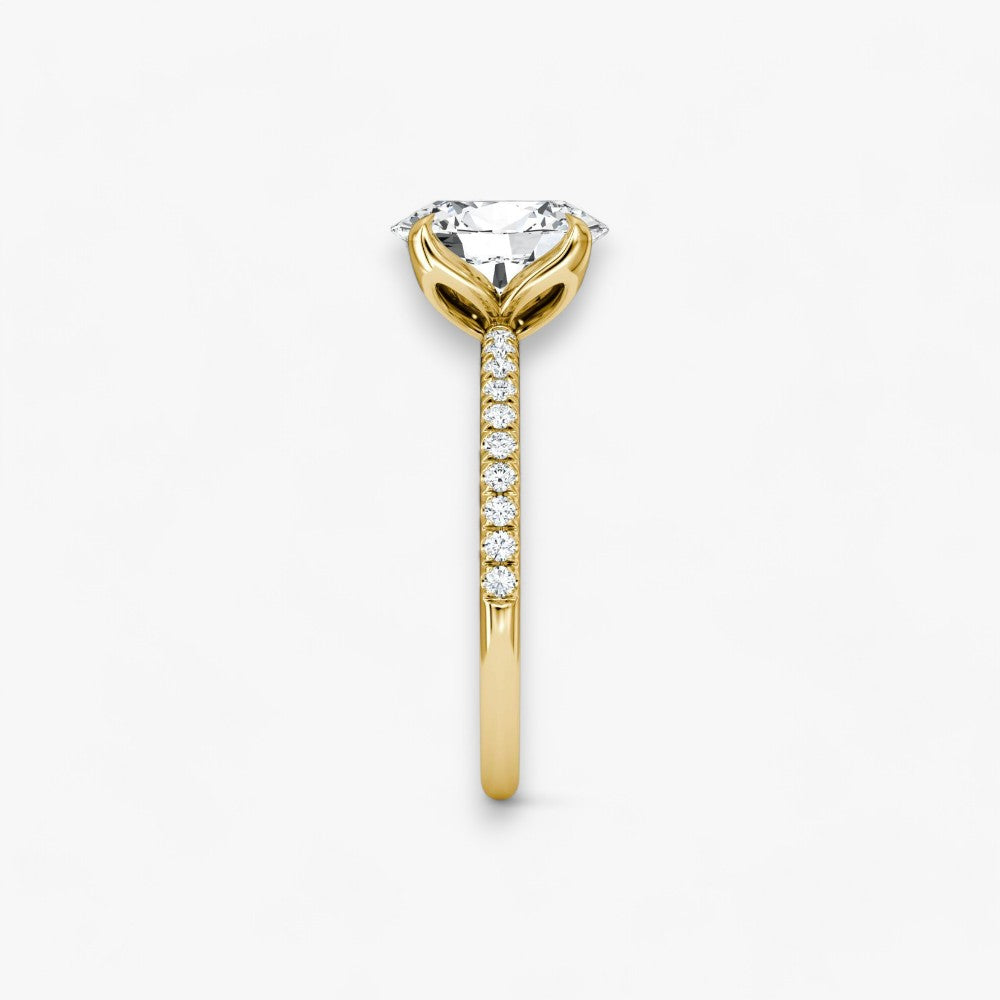 VENT (Oval natural diamond yellow gold with pave)