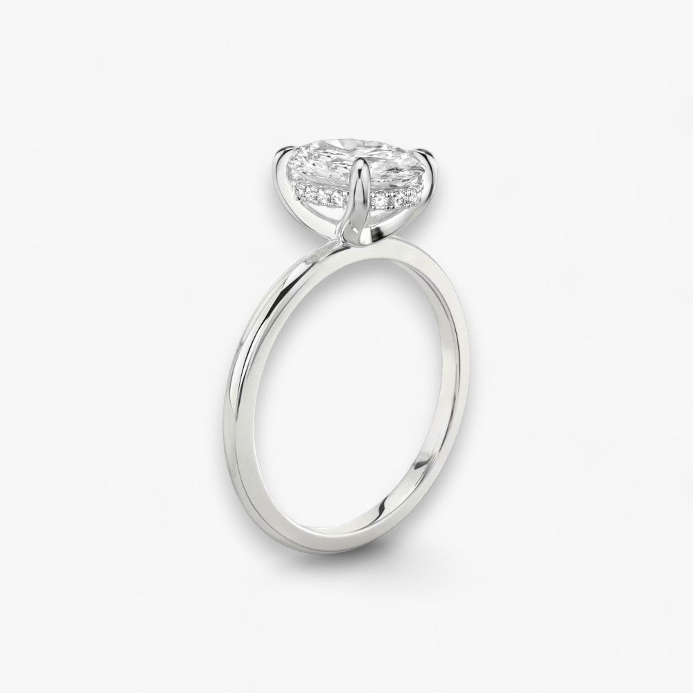 AMOUR (Oval natural diamond white gold without pave)