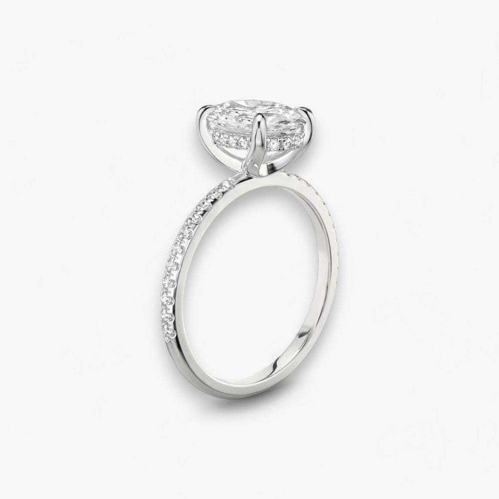 AMOUR (Oval natürlicher Diamant Platin mit Pave)