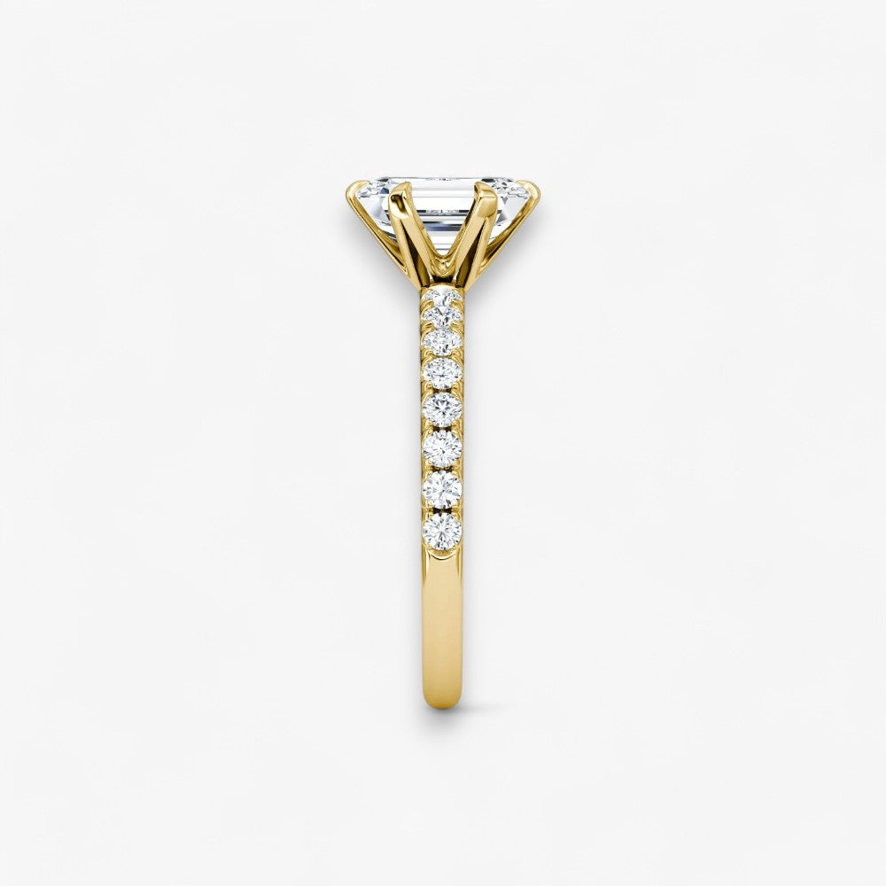 CLAIR (Emerald natural diamond yellow gold with pave)